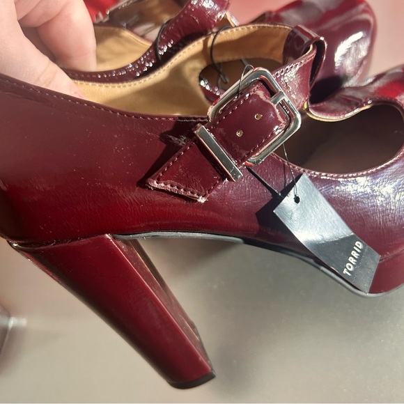 Torrid women’s 9.5 Elegant Burgundy Mary Jane Heels NWT - Picture 7 of 10